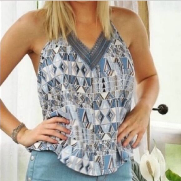 ‎Geometric Patterned Trapeze Halter Top - Picture 2 of 14